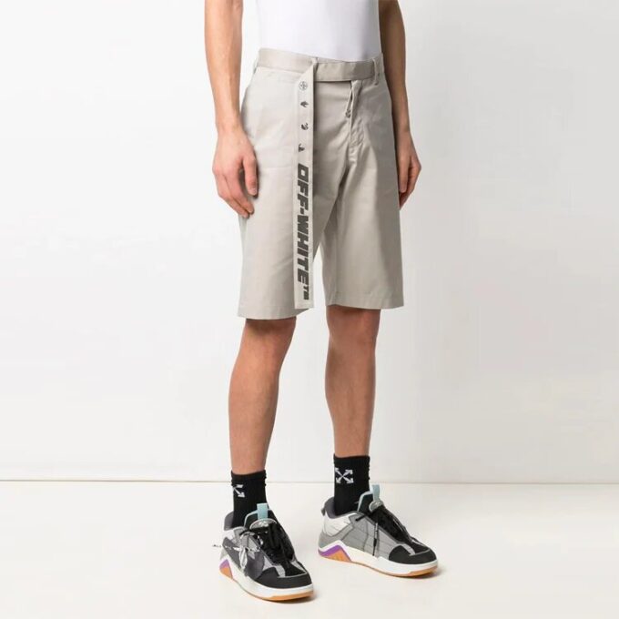 SS21 Belte Logo Knelange Shorts Løs Passform Beige
