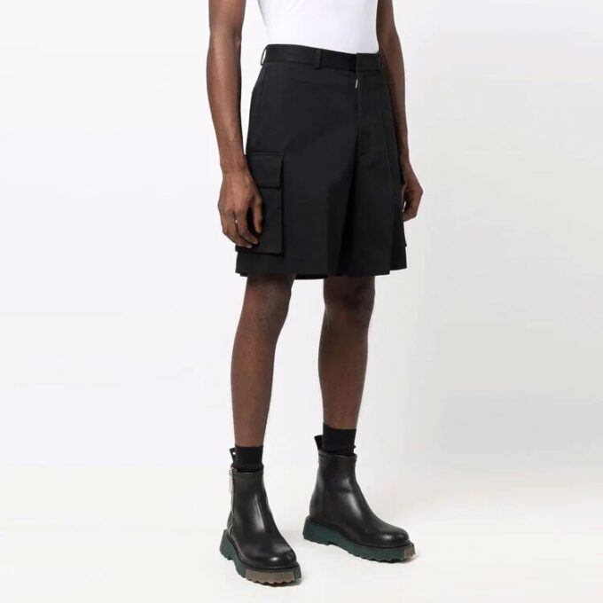 SS21 Ensfargede cargoshorts, svart