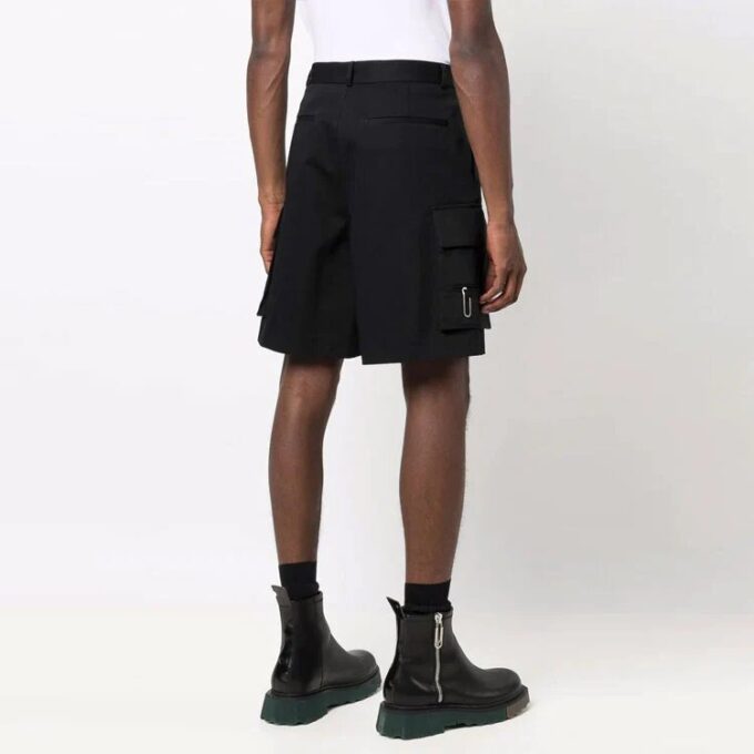SS21 Ensfargede cargoshorts, svart