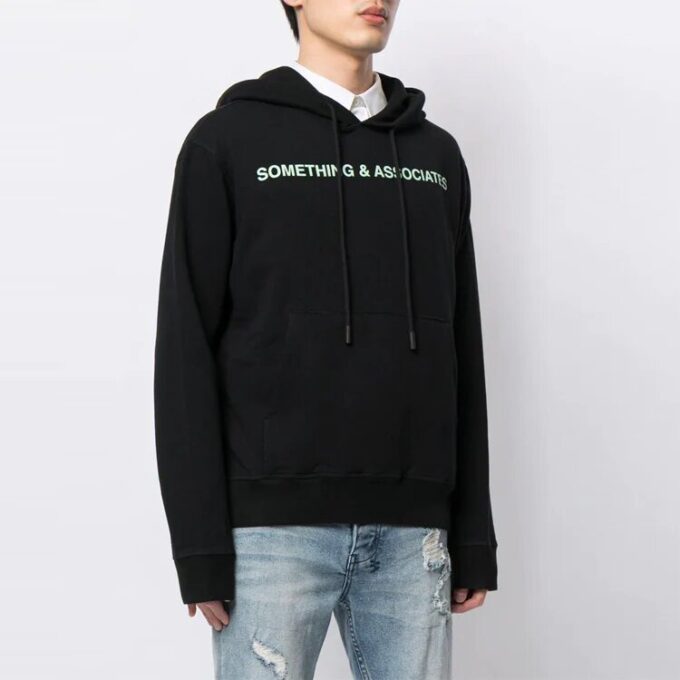 SS21 x Something & Associates Crossover Alphabet hettegenser med trykk, svart