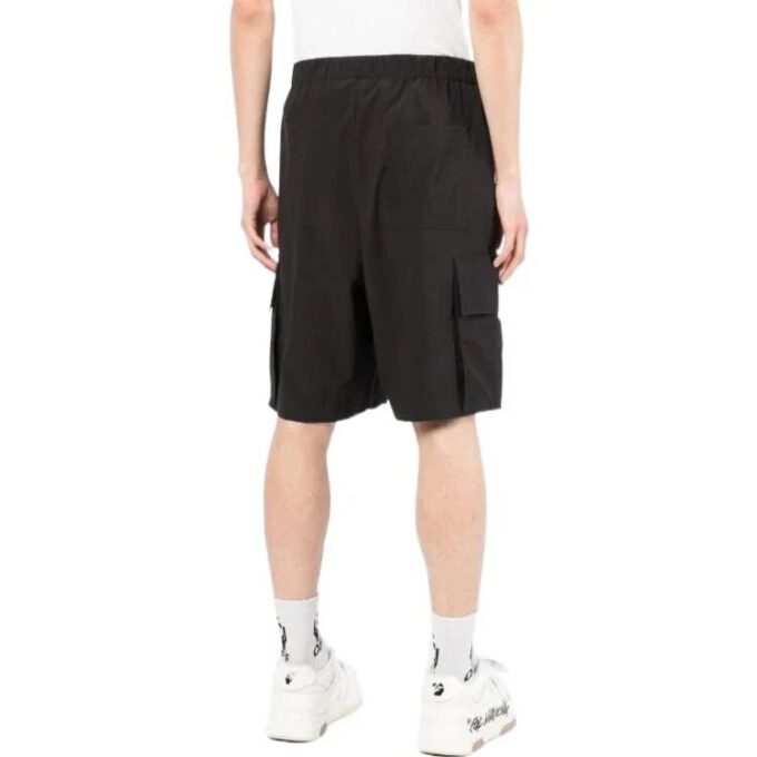 SS22 Industrielle ensfargede belte-casualshorts i svart