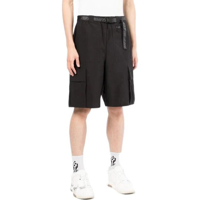 SS22 Industrielle ensfargede belte-casualshorts i svart