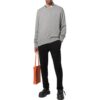 Strikket genser med brodert logo