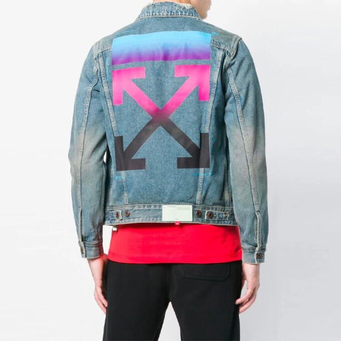 Vintage-trykt denimjakke med gradientpil og slitt look, blå