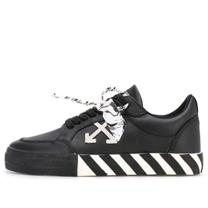 Vulc Sneakers Low «Black White»