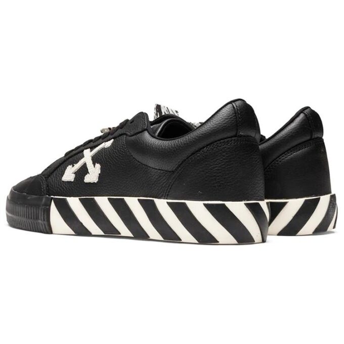 Vulc Sneakers Low «Black White»
