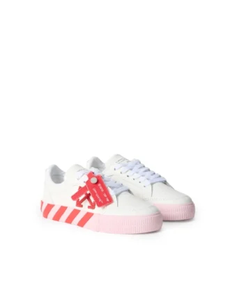 Vulcanized lave sneakers